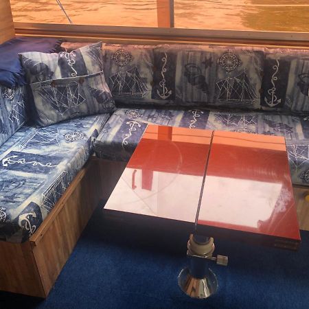 Bateau  Tsilaosa Au Coeur De Namur Hotell Exteriör bild