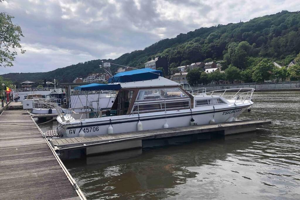 Bateau  Tsilaosa Au Coeur De Namur Hotell Exteriör bild