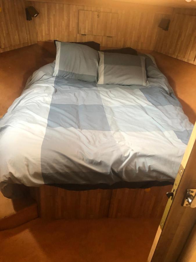 Bateau  Tsilaosa Au Coeur De Namur Hotell Exteriör bild