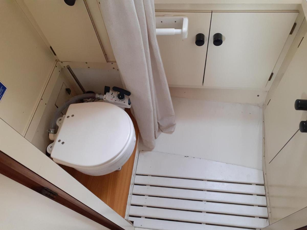 Bateau  Tsilaosa Au Coeur De Namur Hotell Exteriör bild